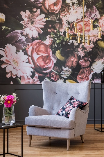 Elegant Living Room with Floral Wallpaper Accent Wall in Dubai